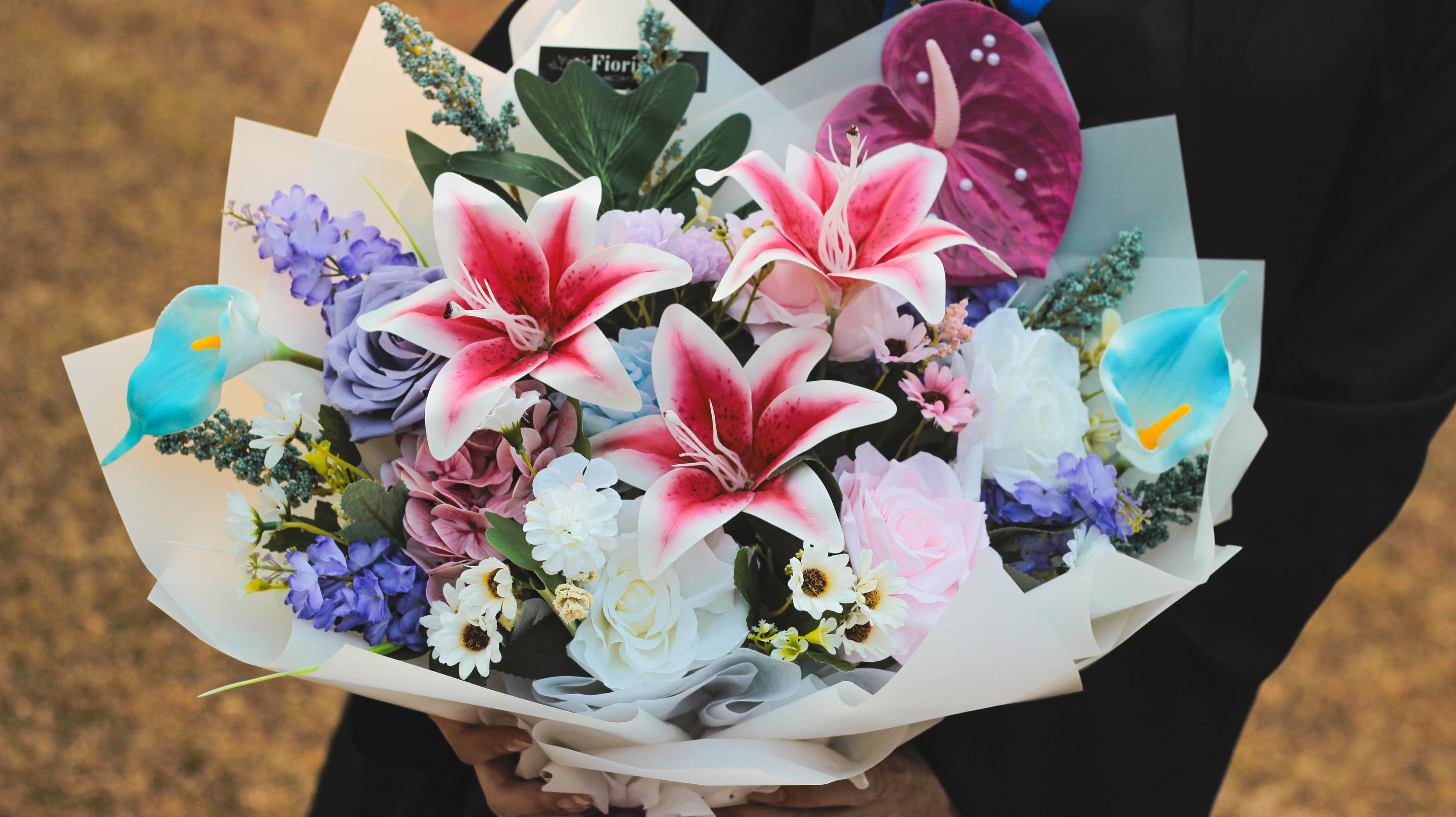Hero floral arrangement 7