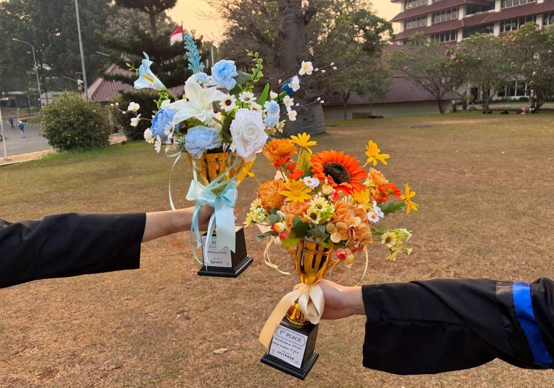 Hero floral arrangement 3